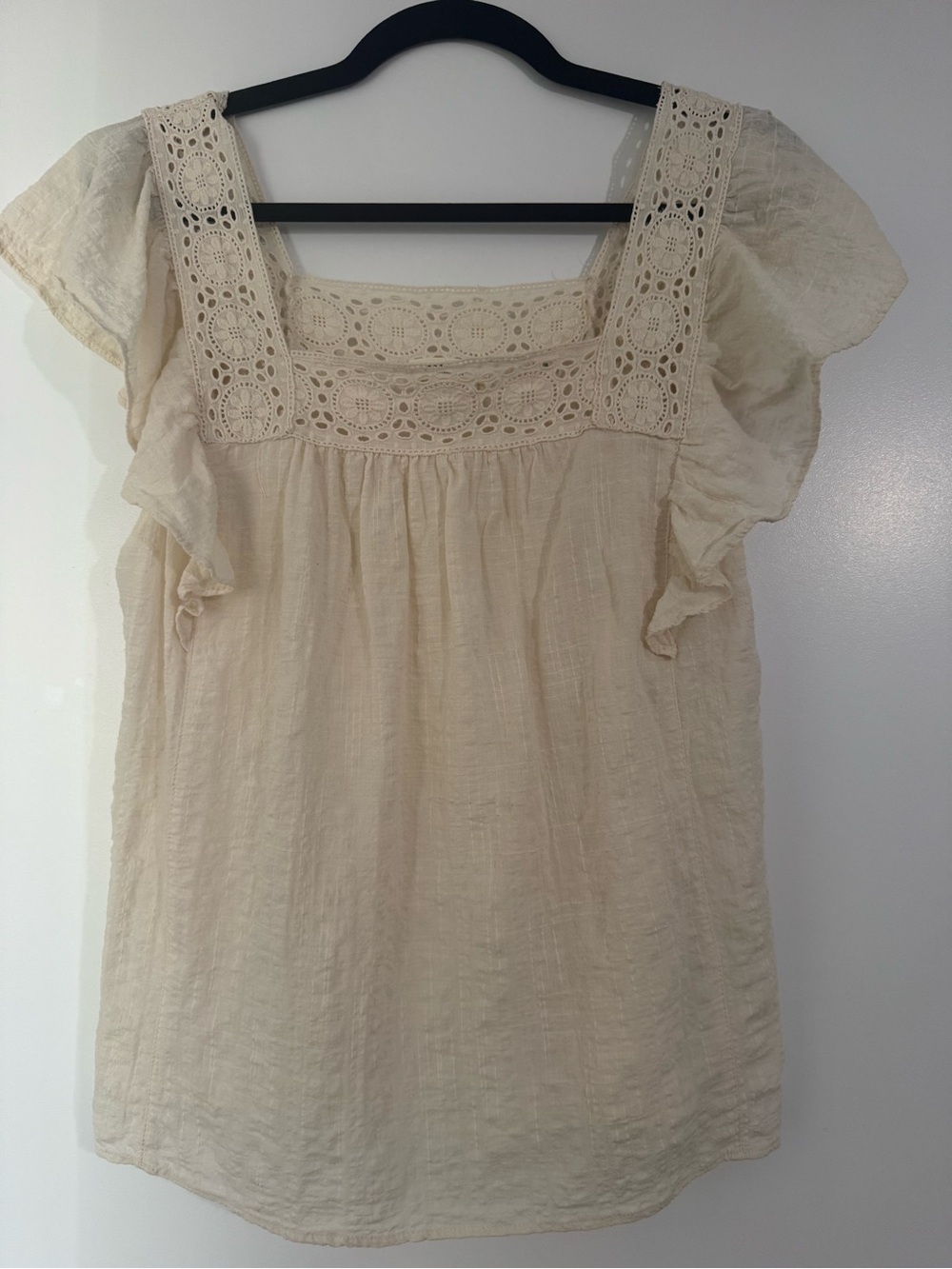 Max Studio London Cream Lace Flutter Sleeve Boho Tank top Blouse | Size Medium